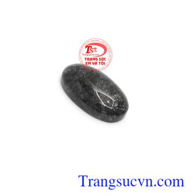 Mặt thạch anh tóc đen quyền lực có tác dụng rất tốt trong phong thủy, giúp người đeo gặp nhiều may mắn, tài lộc và thành công trong cuộc sống