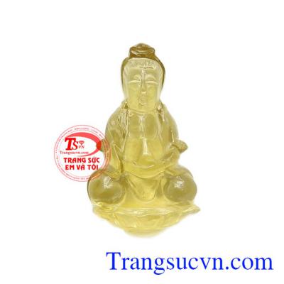 Mặt phật quan âm thư thái được chế tác từ đá thạch anh vàng, đây là màu tượng trưng cho sự cao quý