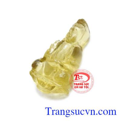 Đó là lý do tại sao phật bà quan âm thường được chế tác từ các loại đó trong, tinh khiết và mang vầng hào khí như đá thạch anh