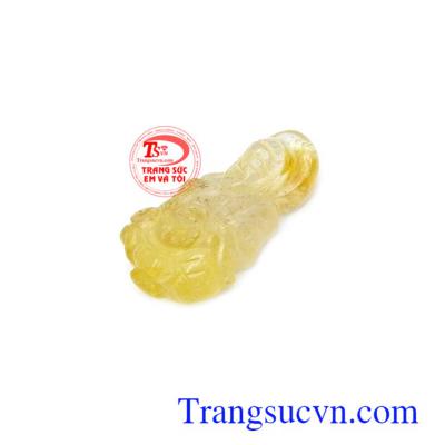 Mọi người thường đeo mặt dây chuyền Phật bà với ước muốn để cầu bình an, loại trừ các điều rủi ro, đau khổ, thể hiện lòng thành kính hướng phật