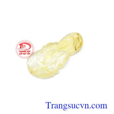 Mặt Phật Bà Quan Âm luôn là biểu tượng của sự bình an, lòng thánh thiện, bác ái, hướng phật, đem tới sự may mắn, hạnh phúc cho người đeo