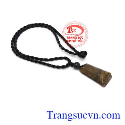 Mặt dây thạch anh tóc may mắn được các bạn nam ưa thích