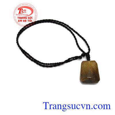 Mặt dây thạch anh tóc thịnh vượng đẹp được nhiều người ưa thích