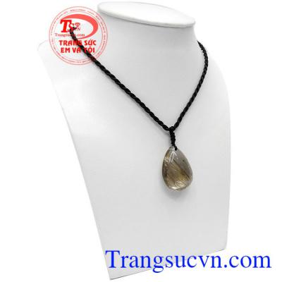 Mặt dây thạch anh tóc năng lượng mang lại nhiều may mắn trong công việc kinh doanh, giúp giảm căng thẳng, mệt mỏi cho người đeo