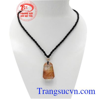 Mặt dây thạch anh tóc cao cấp là sản phẩm thạch anh tóc thiên nhiên, có giấy kiểm định chất lượng đá