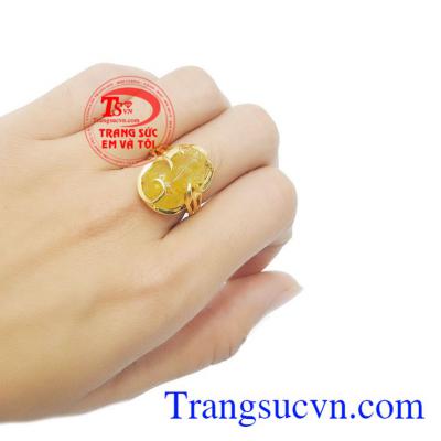 Nhẫn nữ tỳ hưu thạch anh tóc thiên nhiên