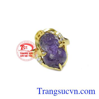 Nhẫn nữ tỳ hưu Amethyst là sản phẩm thạch anh tím được chế tác sắc nét, tinh tế hình tỳ hưu
