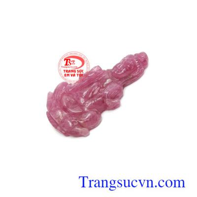 Đeo Phật bà Quan Âm bên người sẽ mang lại nguồn năng lượng tích cực, mang lại bình an may mắn, tránh khỏi tai ách cho gia chủ