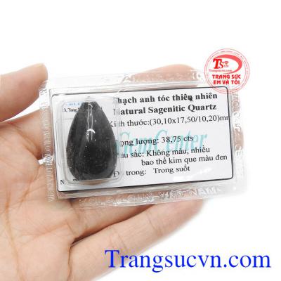 Người sử dụng thạch anh tóc đen thường xuyên còn giúp xua đuổi tà khí, tạo sự thoải mái trong tinh thần.