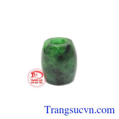 Mặt dây lu thống cẩm thạch thiên nhiên hợp phong thủy, có thể sử dụng cho nhiều mệnh khác nhau.