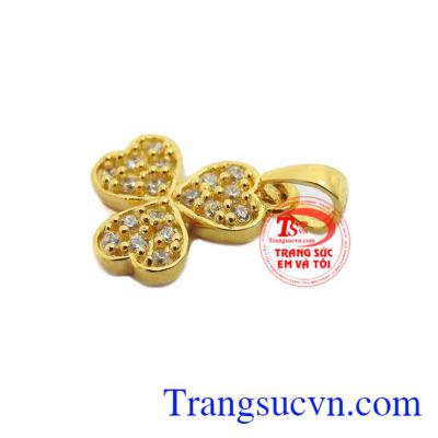 Mặt dây chuyền nữ vàng quý phái dễ kết hợp cùng nhiều kiểu dây chuyền vàng