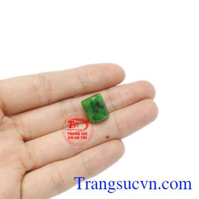 Ngọc cẩm thạch thiên nhiên mang đến sự bình an và may mắn.