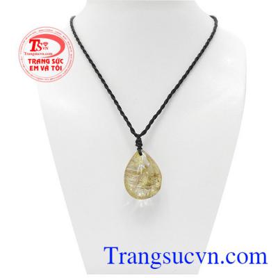 Mặt đá thạch anh vàng tinh khiết được đánh giá dựa trên tiêu chuẩn độ trong, hạt càng trong, càng ít tạp chất thì giá trị càng cao