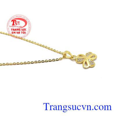 Bộ dây chuyền cỏ 3 lá xinh xắn là sản phẩm được thiết kế đẹp, được bạn gái ưa thích