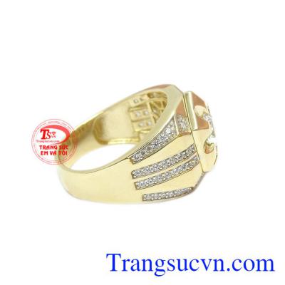 Với kiểu thiết kế mới lạ, hợp thời trang giúp phái mạnh tự tin và thể hiện.