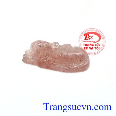 Hồ lý thạch anh dâu có khả năng làm tăng vận may về đường tình duyên, cải thiện tình cảm đôi lứa.