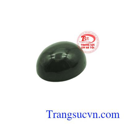 Nephrite mang lại sự thuận lợi, mối quan hệ tốt giữa đồng nghiệp, bạn bè, người thân trong gia đình và với mọi người xung quanh.