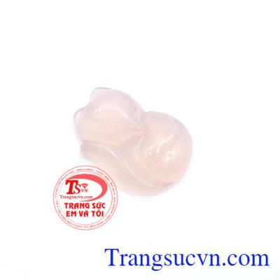 Mặt hồ ly thạch anh hồng phù hợp cho những người mệnh thổ và hỏa.