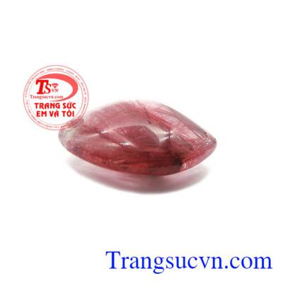 Mặt đá thạch anh tóc đỏ được làm từ đá thạch anh tóc thiên nhiên.