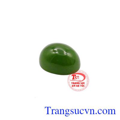 Đồ trang sức bằng Ngọc Bích không chỉ hợp với các chị em mà nó còn hợp với phái mạnh.