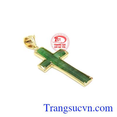 Sản phẩm có thể kết hợp cùng dây chuyền vàng tây, dây da hoặc dây cao su bọc vàng.