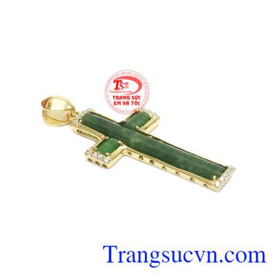 Mặt dây có thể kết hợp cùng dây chuyền vàng, dây da hoặc dây cao su bọc vàng.