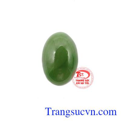 Mặt Nephrite bình an từ thời xưa đã được biết đến là loại đá quý được các tầng lớp vua chúa quan lại xem như bảo bối.