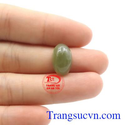Người ta tin rằng, Đá Nephrite có tác dụng giúp cải thiện thị lực, chữa các bệnh về động kinh và giảm đau răng