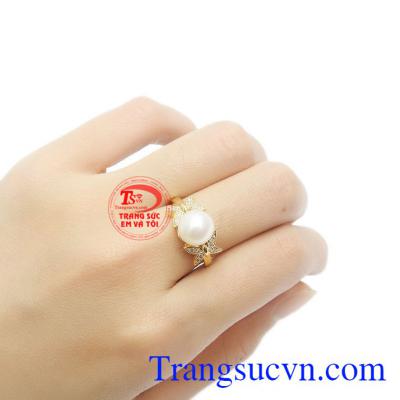 Đó chính là lý do vì sao ngọc trai thích hợp để làm quà tặng cho nữ giới.