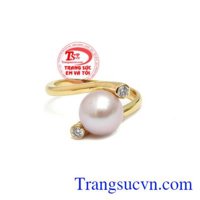 Nhẫn ngọc Trai Thanh Lịch tôn lên vẻ đẹp sang trọng, thanh lịch