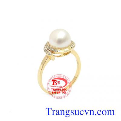 Nhẫn Nữ Ngọc Trai Sang Trọng là món quà ý nghĩa dành tặng bạn gái, sản phẩm được thiết kế đẹp, sang trọng