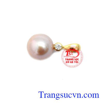 Mặt dây Ngọc Trai Hạnh Phúc mang đến vẻ đẹp sang trọng, tinh tế cho người đeo