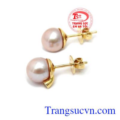 Vẻ đẹp của ngọc trai là vĩnh cửu vì thế phụ nữ được nhận món quà này đều được yêu thương, trân trọng và nâng niu