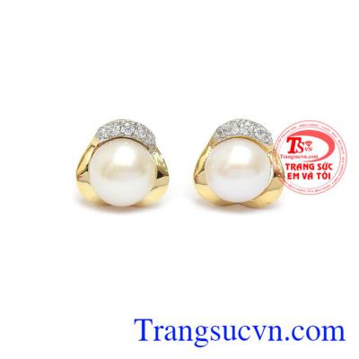 Hoa Tai Ngọc Trai Nữ Hoàng là trang sức tinh tế cho phái đẹp, ngọc trai là tặng phẩm mang vẻ đẹp sang trọng, tinh tế