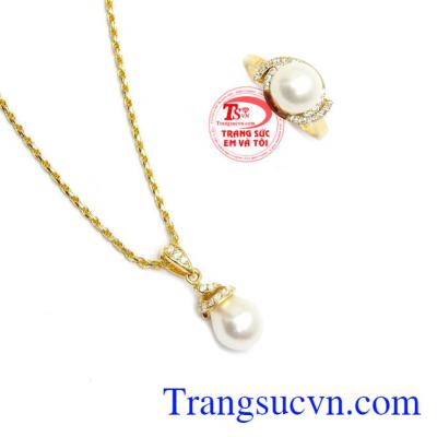 Bộ Trang Sức Ngọc Trai Sang Trọng được chế tác tinh xảo, kiểu dáng thời trang