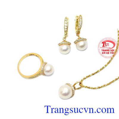 Ngọc trai là biểu tượng của tinh hoa về vẻ đẹp Á Đông với nét dịu dàng, thanh lịch của phụ nữ