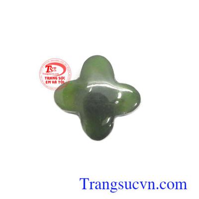 Mặt cỏ bốn lá nephrite hạnh phúc màu sắc đẹp, chất lượng đảm bảo, chế tác độc đáo