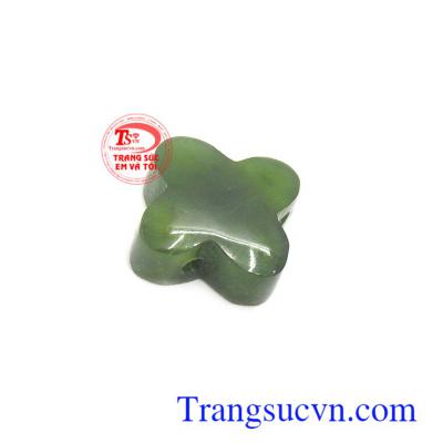 Mặt cỏ bốn lá nephrite hạnh phúc là biểu tượng mang lại may mắn, niềm tin, tình yêu và hạnh phúc