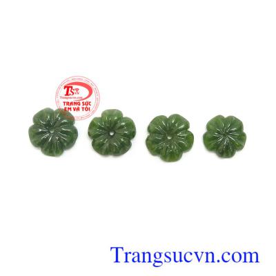 Mặt ngọc thiên nhiên phù hợp làm hoa tai, mặt dây đeo hợp thời trang và phong thủy