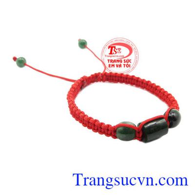 Vào thời nhà Tần, các quan lại và cung nữ trong triều dùng Lu thống bằng ngọc Jadeite để lăn lên má cho máu huyết lưu thông, làn da tươi trẻ.