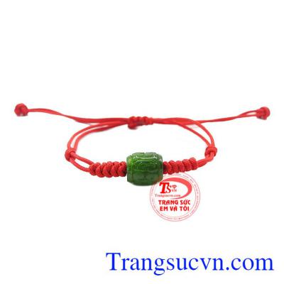 Dây tết Nephrite đẹp là sản phẩm ngọc cẩm thạch thiên nhiên, tết bằng dây chỉ đỏ mang lại nhiều may mắn, sức khỏe