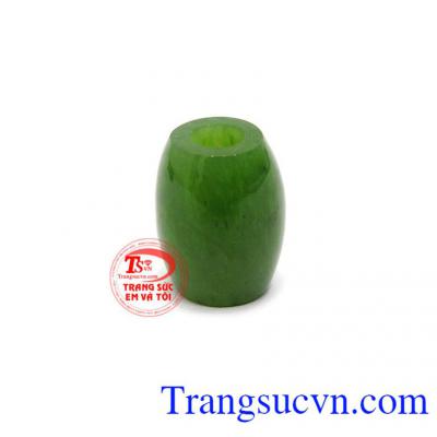 Lu Thống Nephrite Thành Công là sản phẩm có thể đeo dây, bọc vàng làm mặt dây chuyền, kết hợp với hạt ngọc thành chuỗi