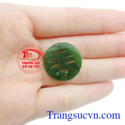 Mặt chữ hỷ Nephrite có thể làm vòng tay, phù hợp để đem tặng cho người thân, bạn bè.