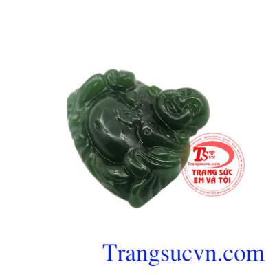 Mặt Phật Di Lặc Nephrite có khả năng đem lại nhiều may mắn và niềm vui cho gia chủ.