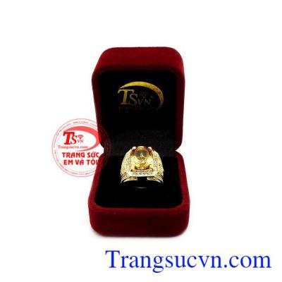 Nhẫn nam thạch anh vàng tinh tế 18k, bảo hành 12 tháng, giao hàng nhanh trên toàn quốc.