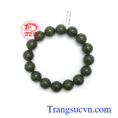 Ngọc Nephrite là biểu tượng của sức khỏe, sự may mắn và bình an trong cuộc sống, là món quà ý nghĩa dành tặng người bạn yêu thương
