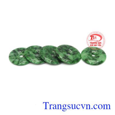 Ngày nay, ngọc cẩm thạch vừa mang tác dụng làm đẹp cũng mang đến ý nghĩa phong thủy cho gia chủ.