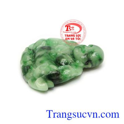 Chỉ cần mang ngọc cẩm thạch theo người cũng đã tăng thêm phần may mắn và giúp chủ nhân tỏa sáng ở mọi lĩnh vực