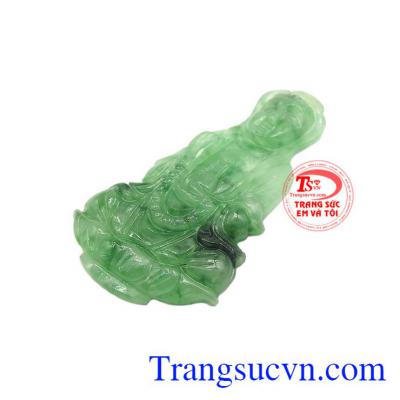 Vì vậy, mặt Phật Bà Quan Âm luôn là biểu tượng của sự bình an, lòng thánh thiên, bác ái, hướng phật, đem tới sự may mắn cho gia chủ