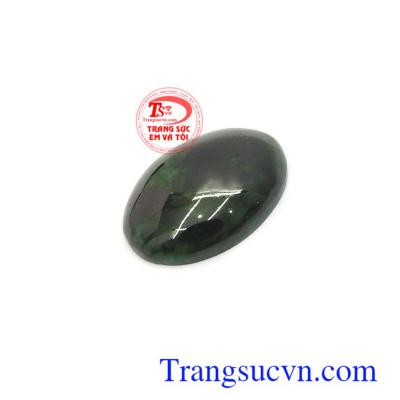 Ngoài ra, đeo ngọc cẩm thạch còn giúp xua tan sự phiền muộn trong cuộc sống, tâm hồn bạn sẽ luôn được thư thái, bình an.